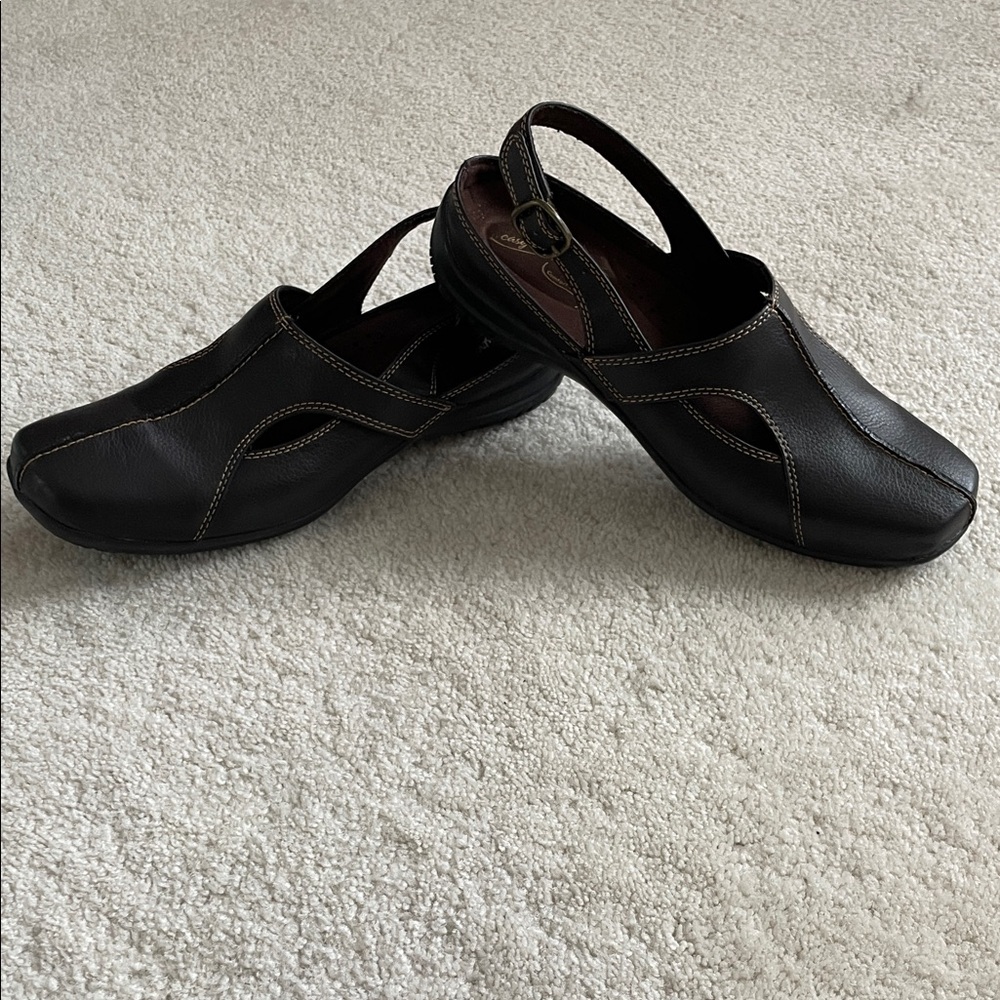 NWOT Easy Street Brown Leather Sandals comfort wave sz 9 sportster